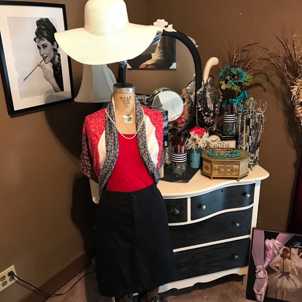Black classic skort